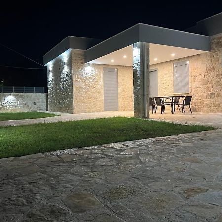 Ag.Stone.Home Isthmia Extérieur photo