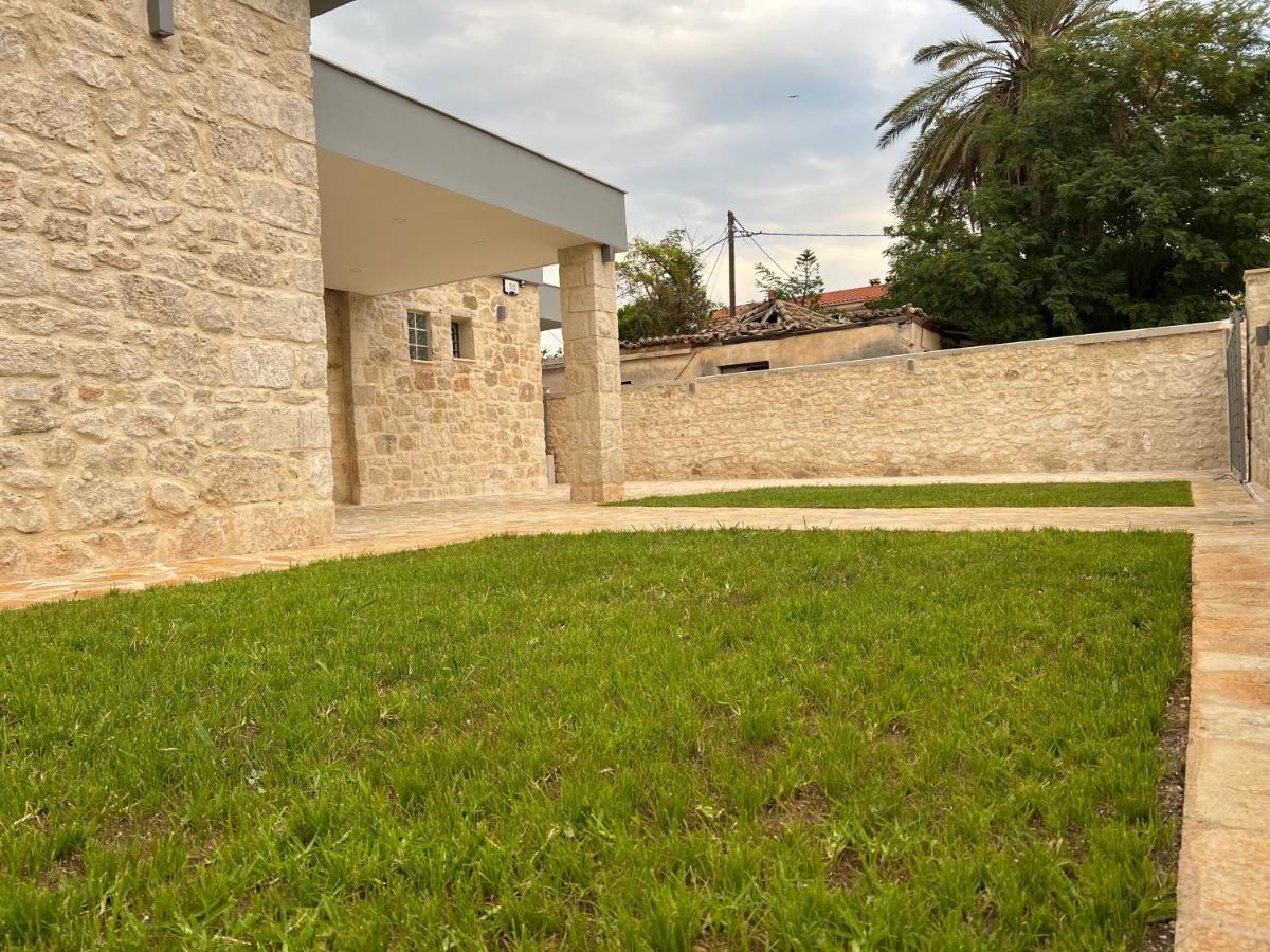 Ag.Stone.Home Isthmia Extérieur photo